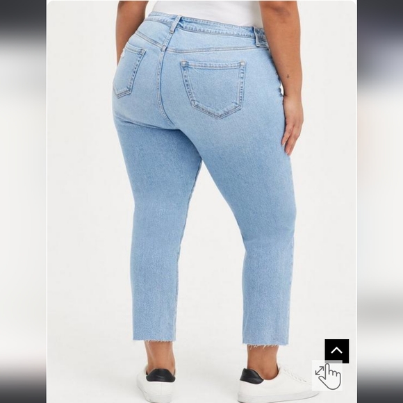 Torrid Feel The Fit Stovepipe Classic Denim Straight Leg Jeans Size 28 PLUS NWT - Picture 2 of 11